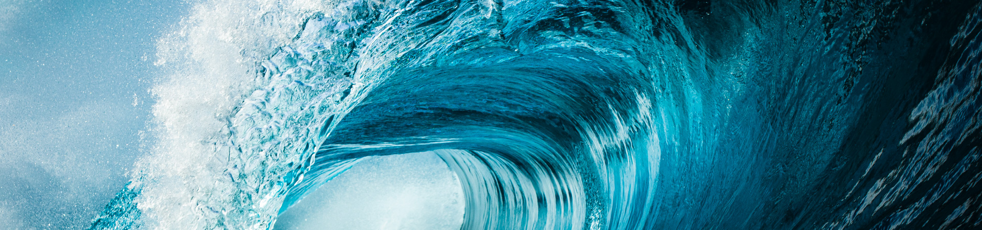Oceanic force captured in a breaking wave